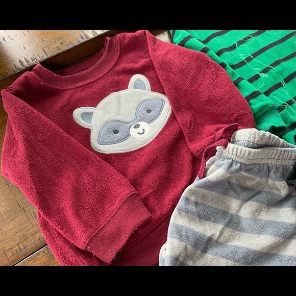 •GUC•{2 Outfits} Child of Mine by Carter’s Cozy Infant Pullover/Pant Sets - Picture 2 of 7